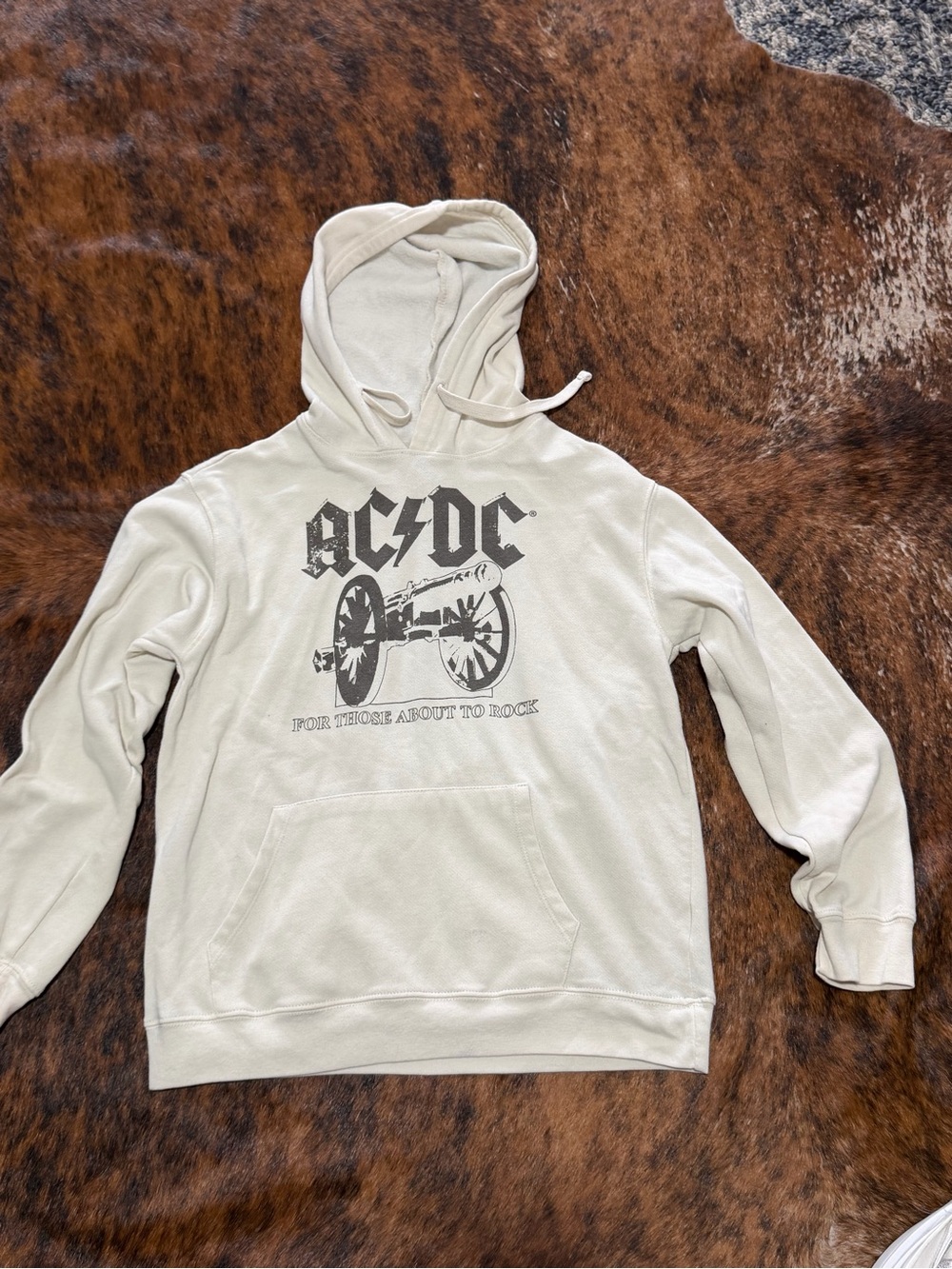 AC/DC "For Those About to Rock" Cannon Graphic Pullover Ivory Hoodie SZ M